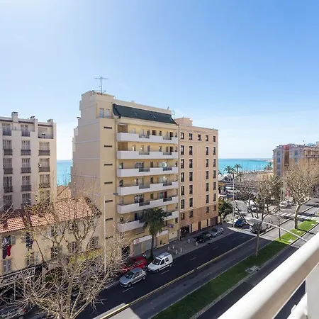 Juliette Balcony & Seaview